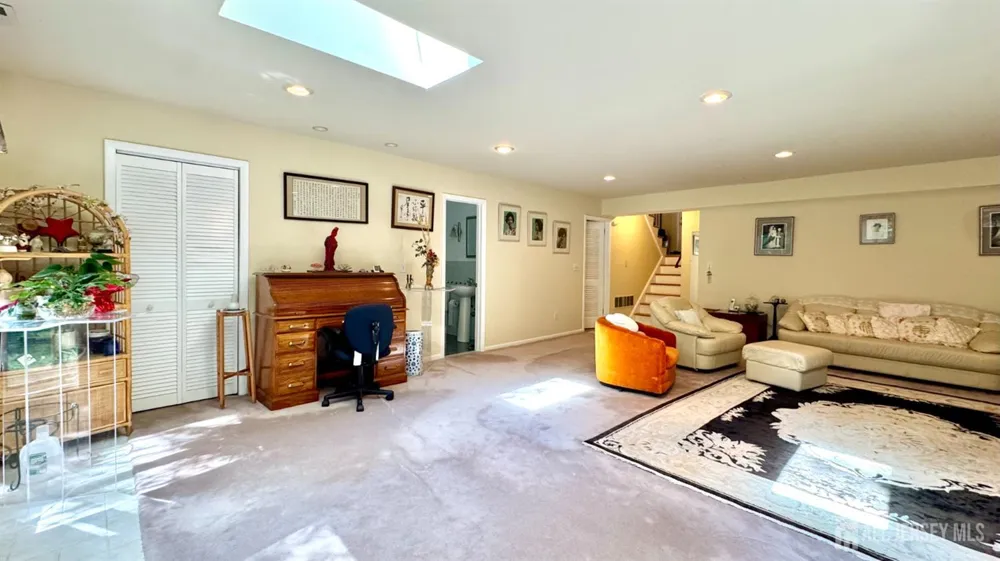 9 Highpoint Drive Edison, NJ 08820