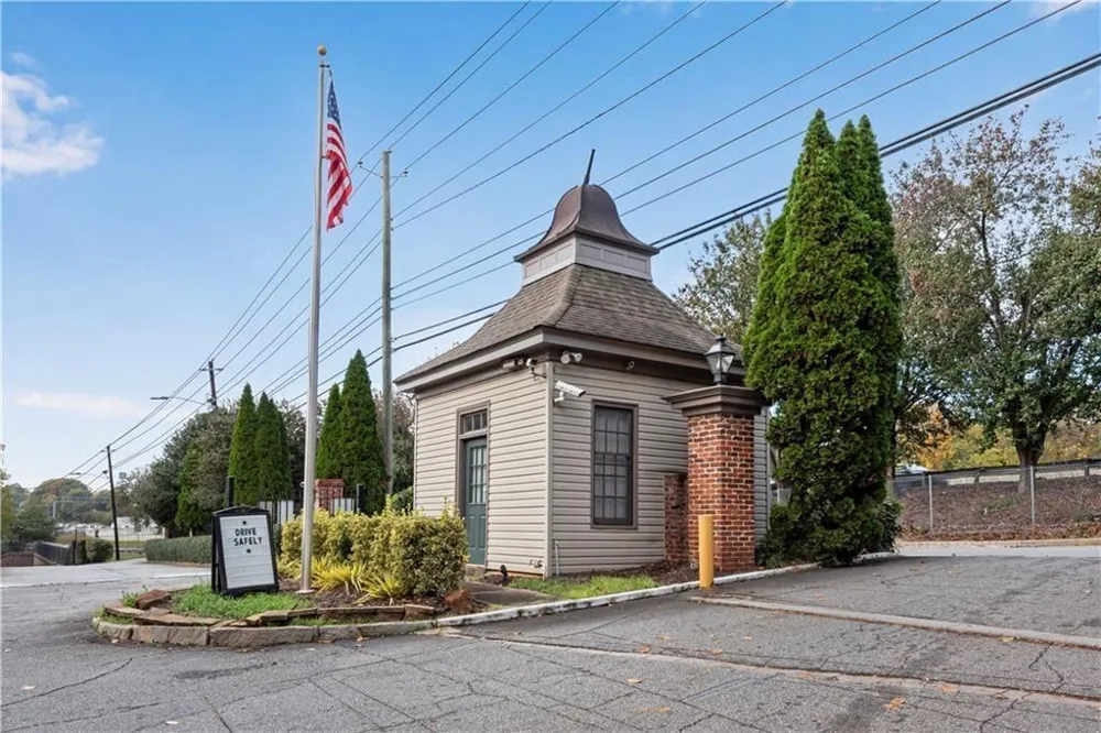 3079 Colonial Way #B Atlanta, GA 30341