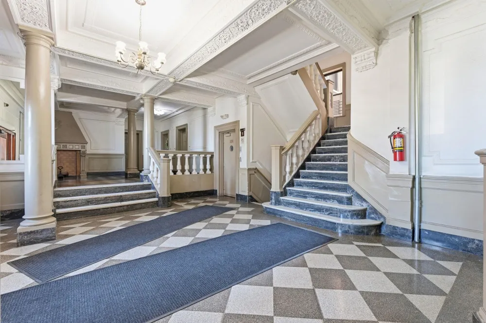 883 BLVD EAST Weehawken, NJ 07086