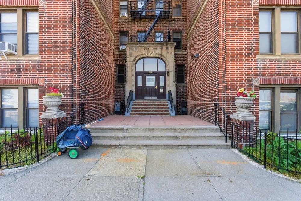 883 BLVD EAST Weehawken, NJ 07086