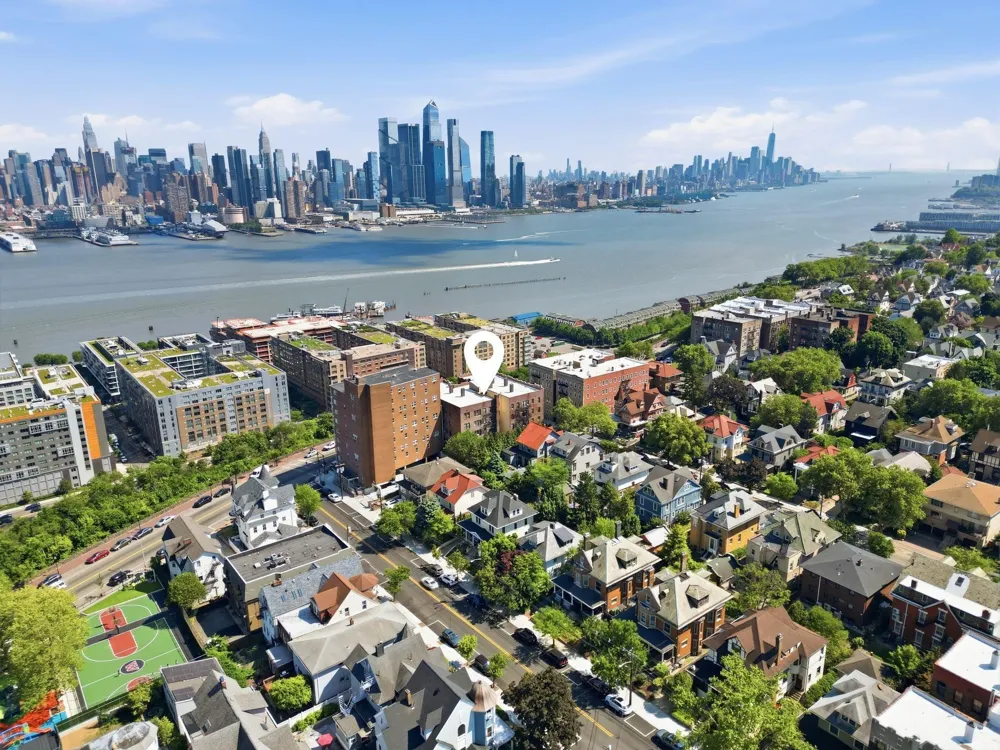 883 BLVD EAST Weehawken, NJ 07086