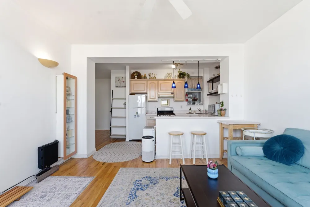 883 BLVD EAST Weehawken, NJ 07086