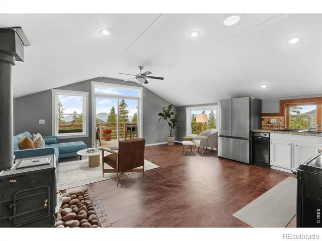 33998 Lyttle Dowdle Drive Golden, CO 80403