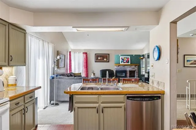 5576 W 75th Drive Arvada, CO 80003