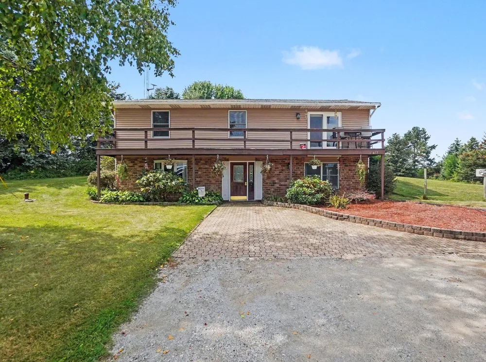 10457 S Gordon Avenue Grant, MI 49327