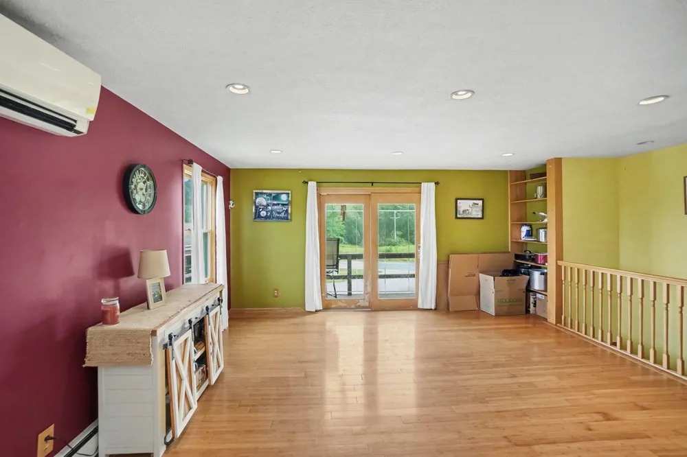 10457 S Gordon Avenue Grant, MI 49327