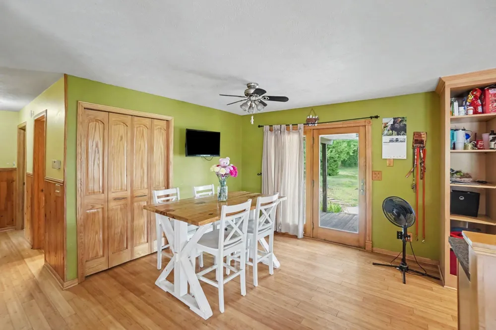 10457 S Gordon Avenue Grant, MI 49327