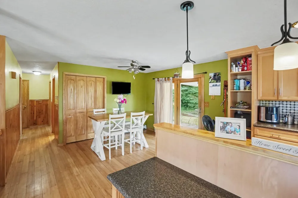 10457 S Gordon Avenue Grant, MI 49327