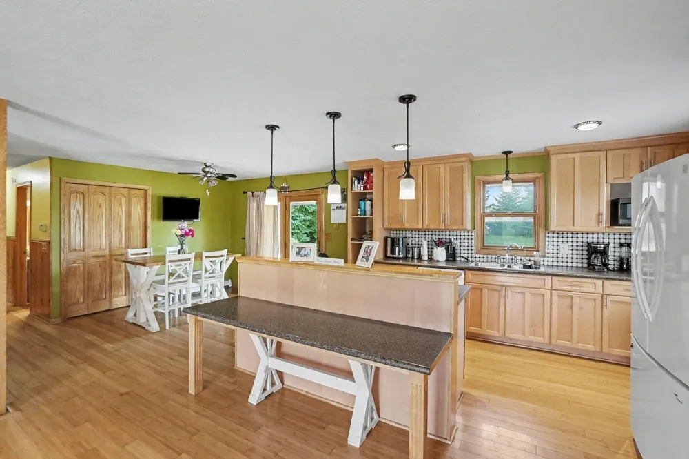10457 S Gordon Avenue Grant, MI 49327