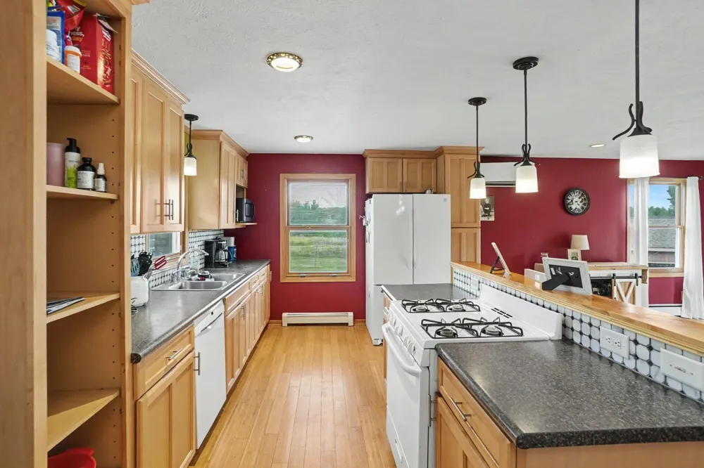 10457 S Gordon Avenue Grant, MI 49327