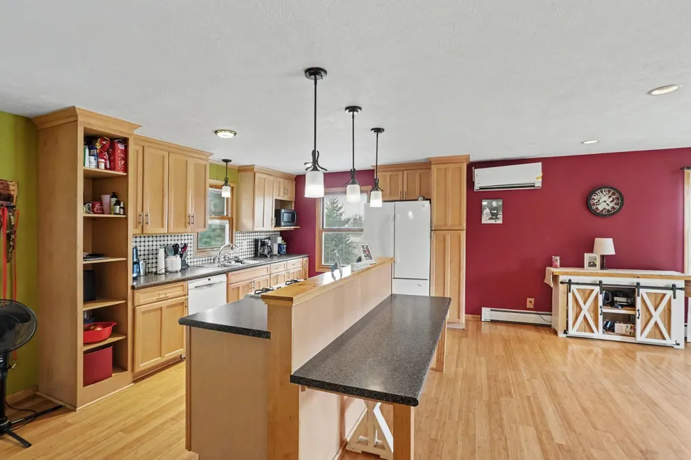 10457 S Gordon Avenue Grant, MI 49327