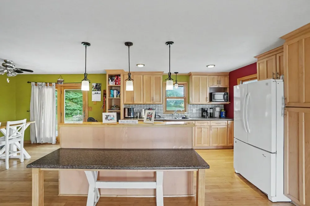 10457 S Gordon Avenue Grant, MI 49327