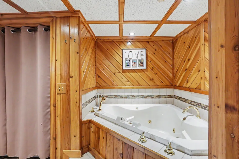 10457 S Gordon Avenue Grant, MI 49327