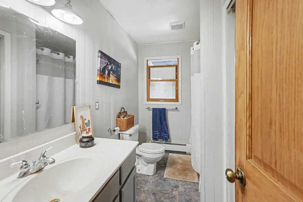 10457 S Gordon Avenue Grant, MI 49327
