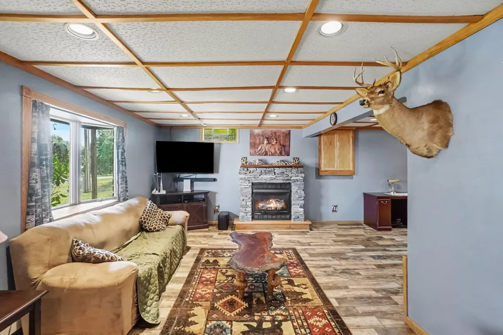 10457 S Gordon Avenue Grant, MI 49327