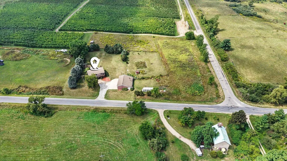 10457 S Gordon Avenue Grant, MI 49327