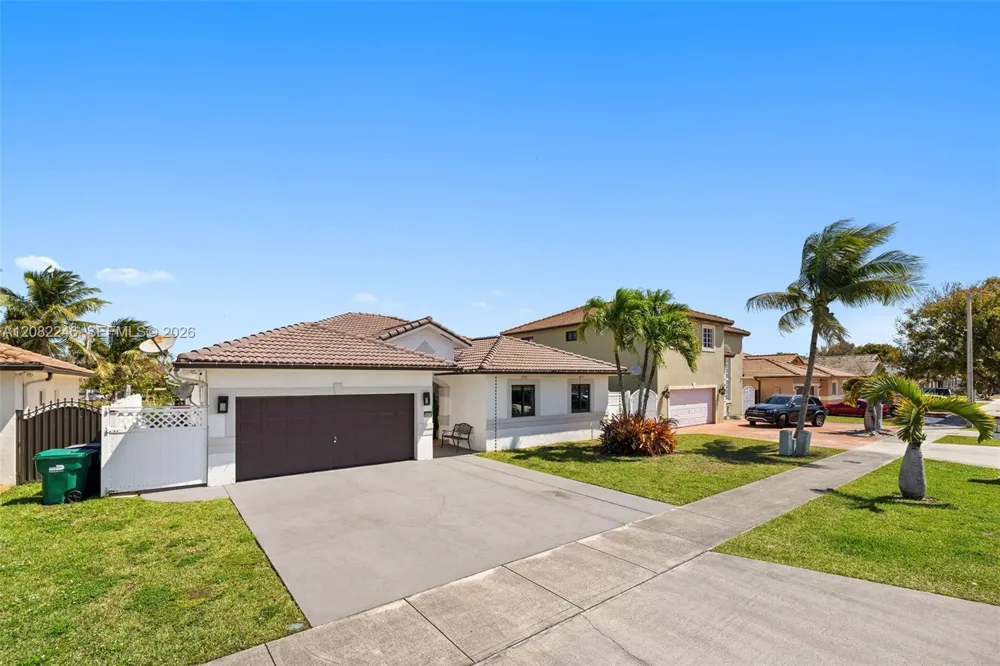 15979 SW 53rd Ter Miami, FL 33185