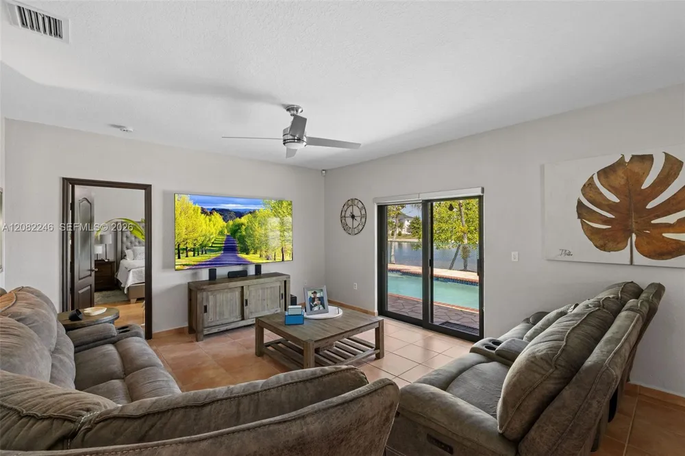 15979 SW 53rd Ter Miami, FL 33185