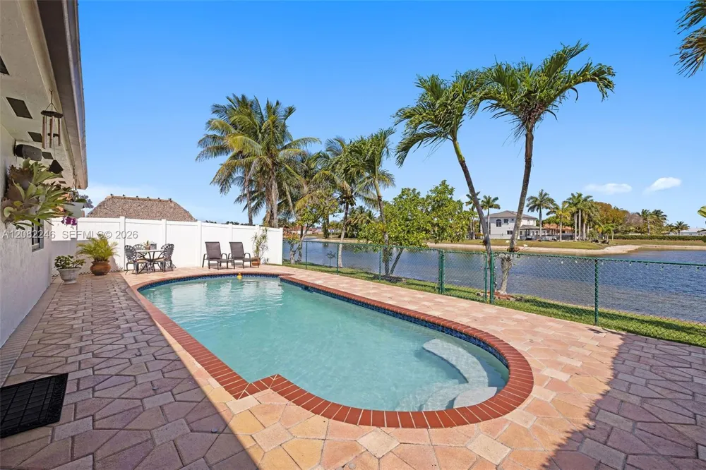 15979 SW 53rd Ter Miami, FL 33185