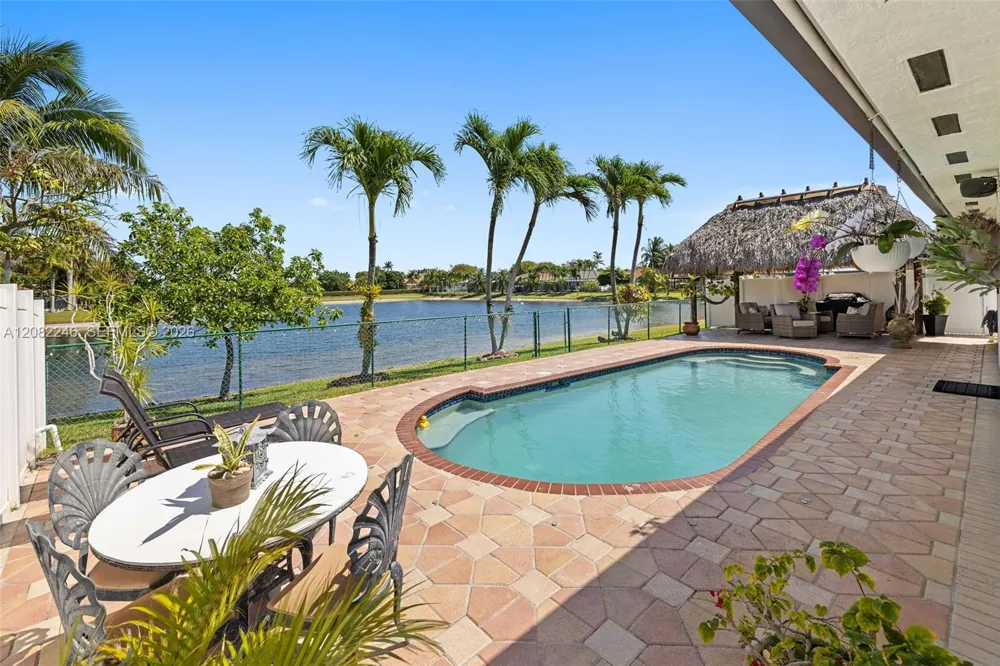 15979 SW 53rd Ter Miami, FL 33185