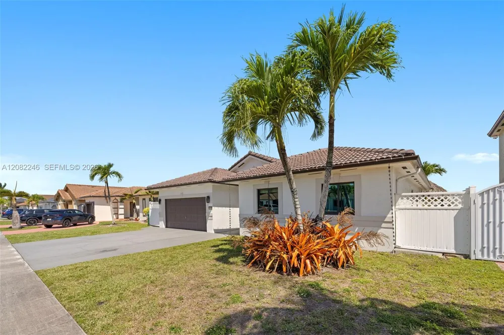 15979 SW 53rd Ter Miami, FL 33185