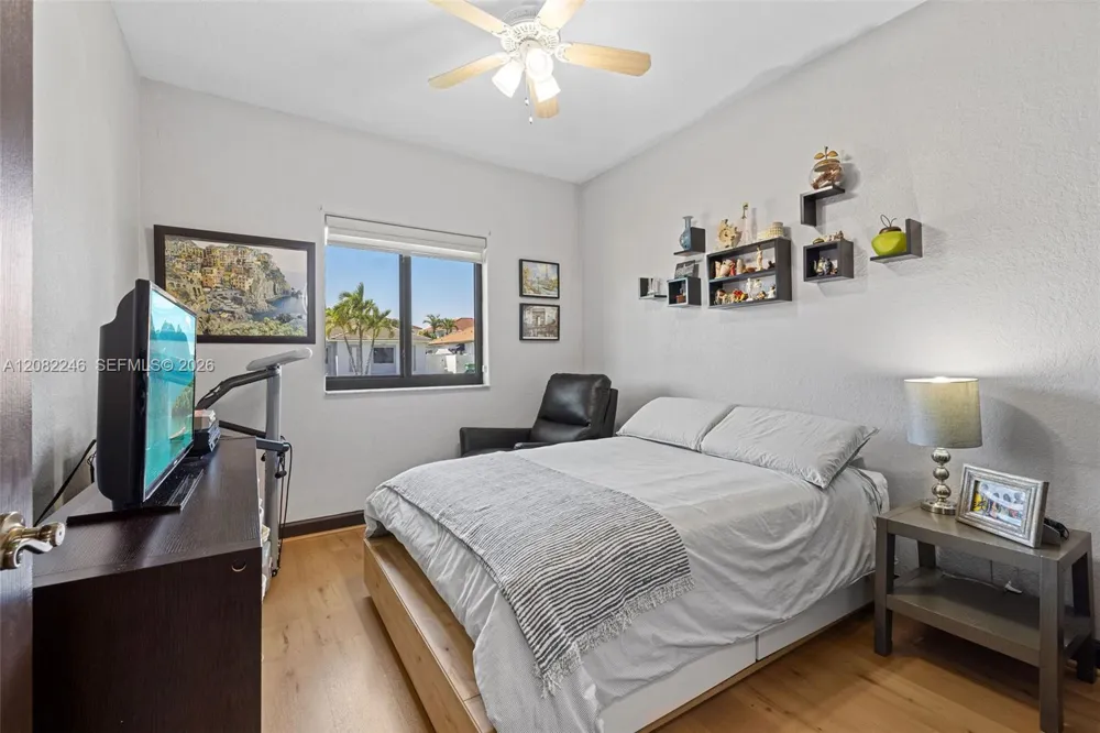 15979 SW 53rd Ter Miami, FL 33185