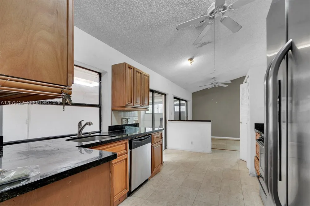 16871 Patio Village Ct Weston, FL 33326