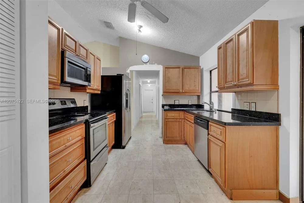 16871 Patio Village Ct Weston, FL 33326