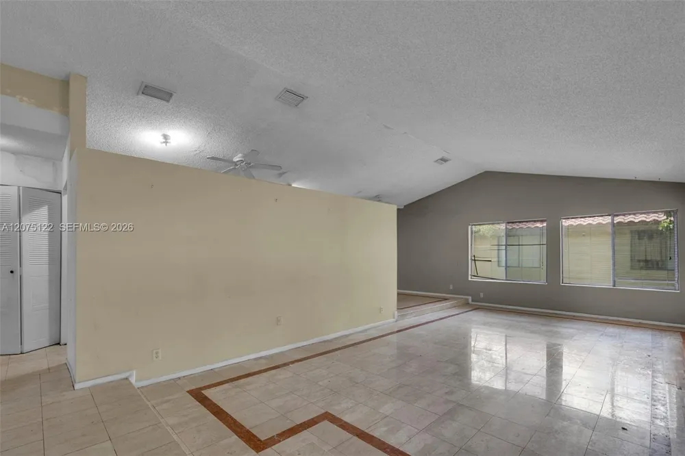 16871 Patio Village Ct Weston, FL 33326