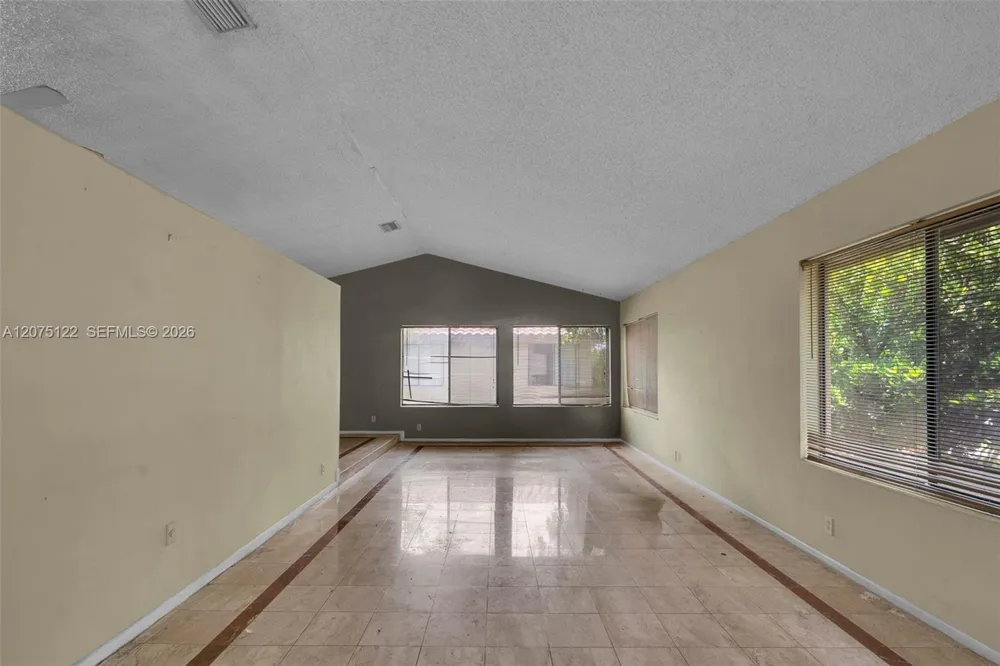 16871 Patio Village Ct Weston, FL 33326