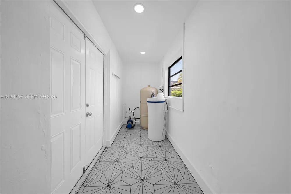 10275 SW 112th St Miami, FL 33176