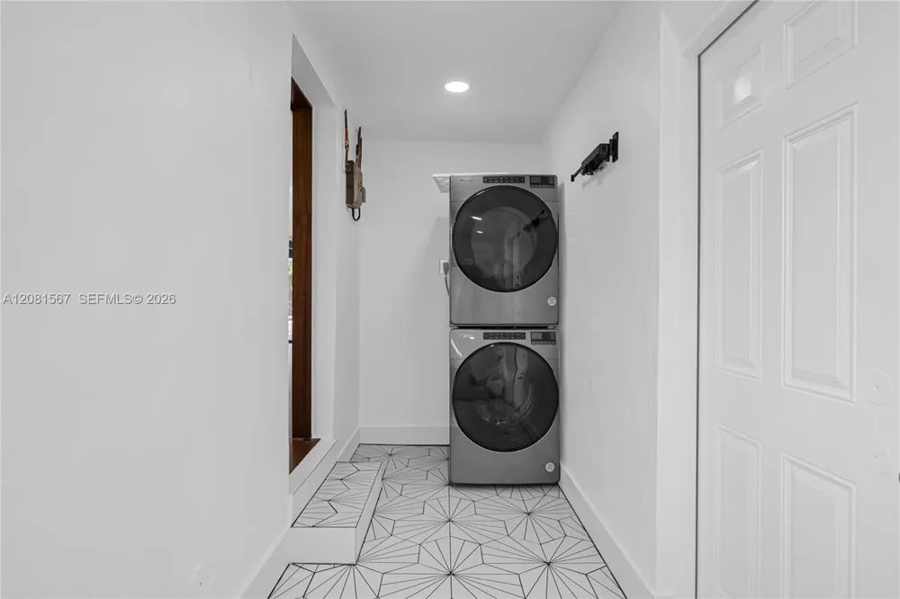 10275 SW 112th St Miami, FL 33176