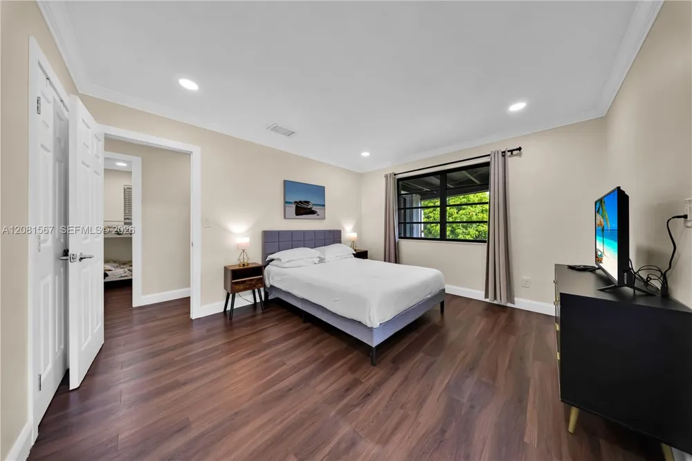 10275 SW 112th St Miami, FL 33176