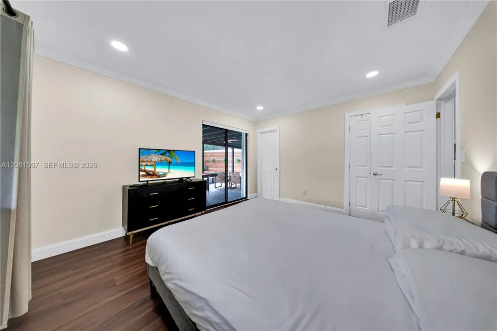 10275 SW 112th St Miami, FL 33176