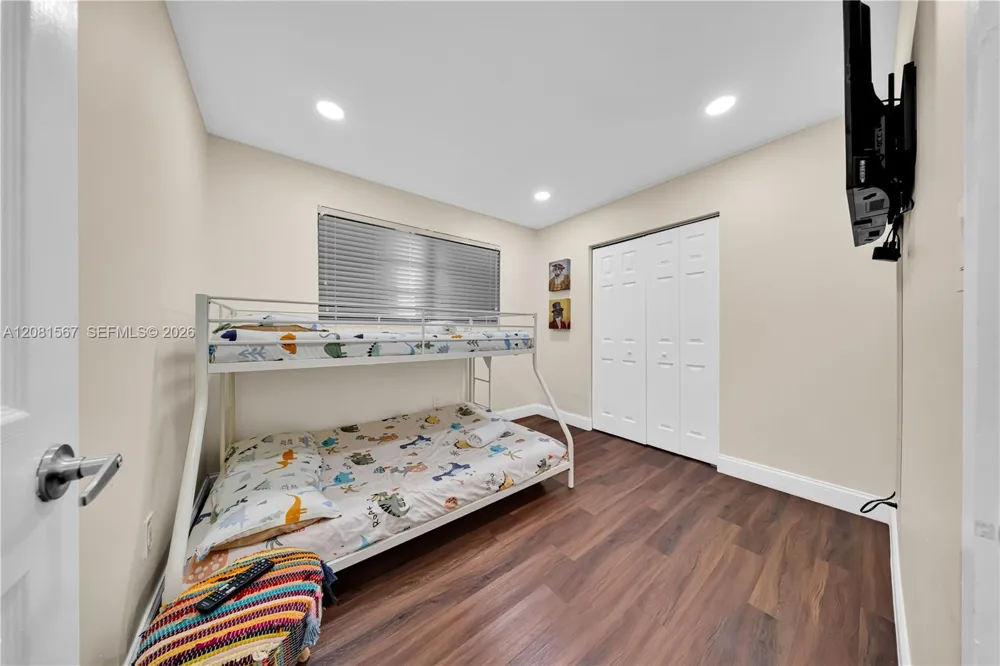 10275 SW 112th St Miami, FL 33176