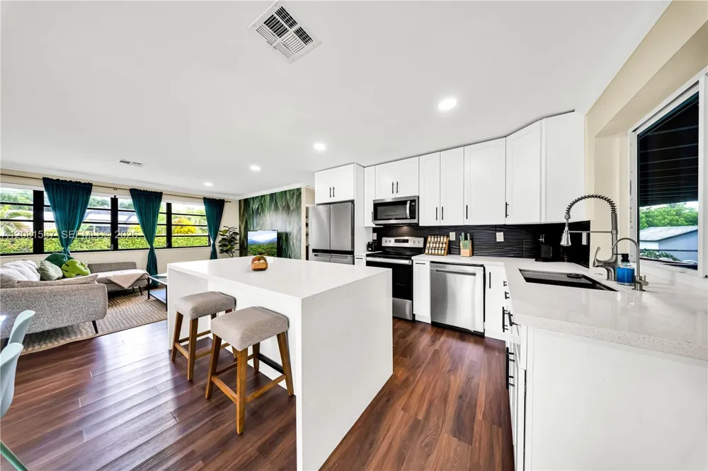 10275 SW 112th St Miami, FL 33176