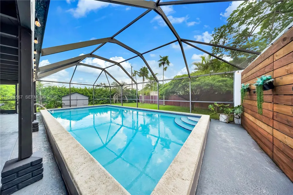 10275 SW 112th St Miami, FL 33176