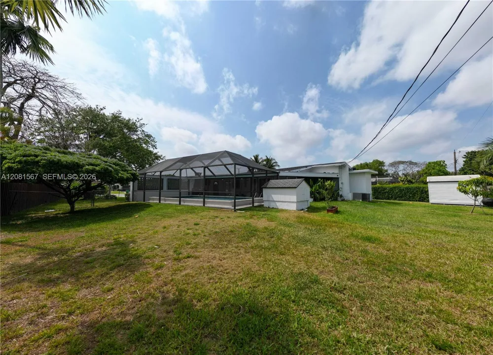 10275 SW 112th St Miami, FL 33176
