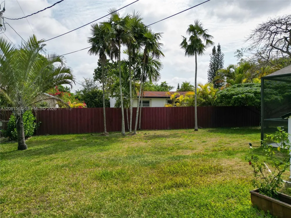 10275 SW 112th St Miami, FL 33176