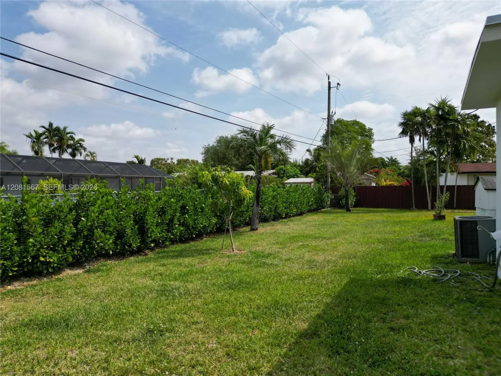 10275 SW 112th St Miami, FL 33176