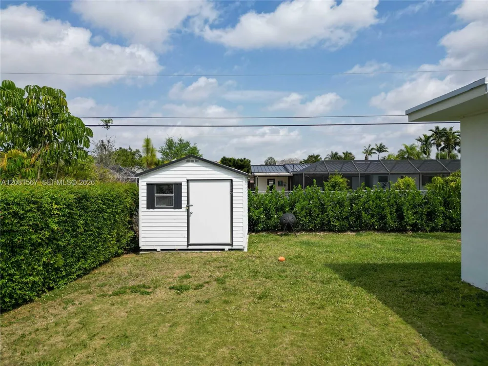 10275 SW 112th St Miami, FL 33176