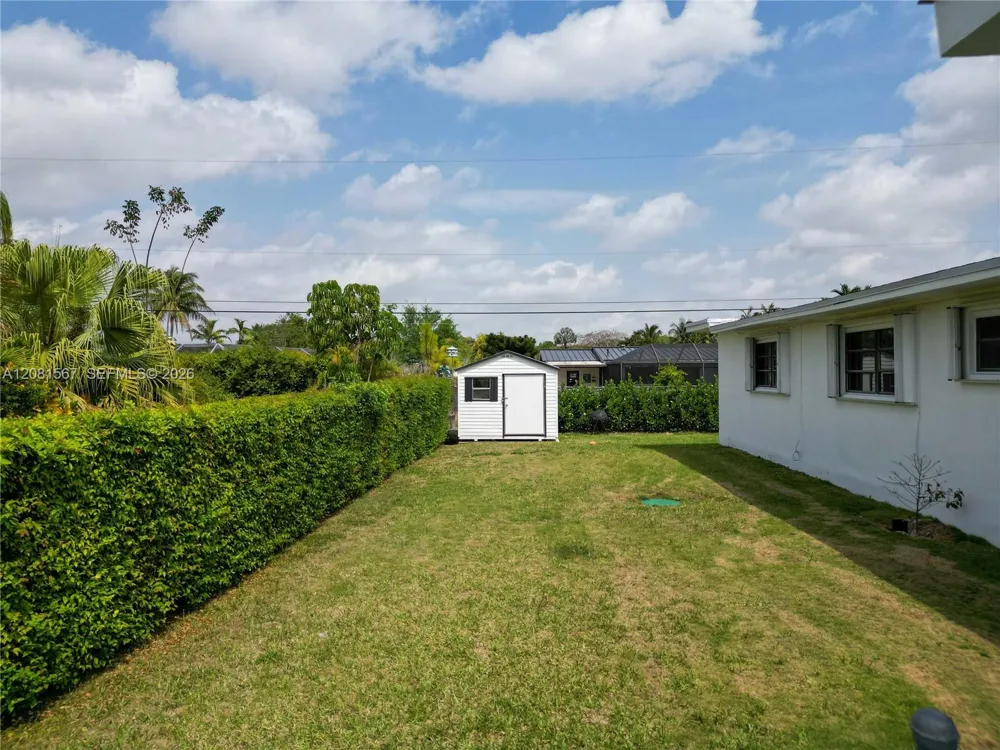 10275 SW 112th St Miami, FL 33176