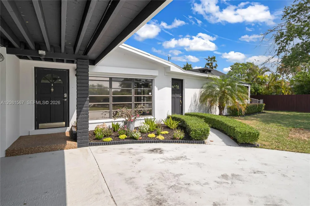 10275 SW 112th St Miami, FL 33176