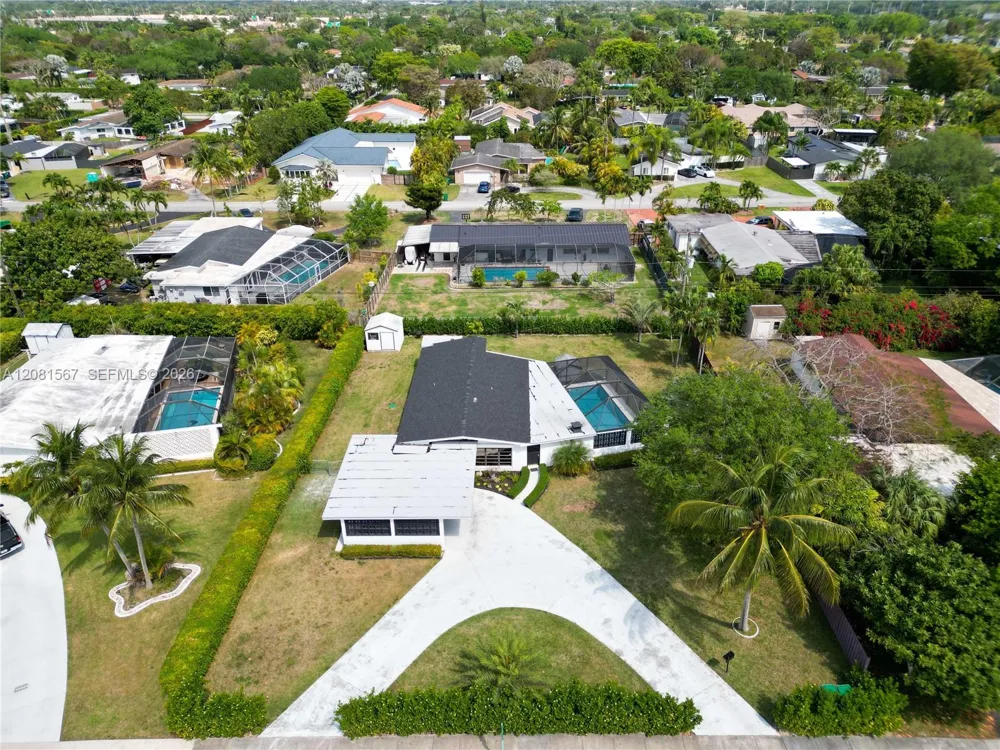 10275 SW 112th St Miami, FL 33176