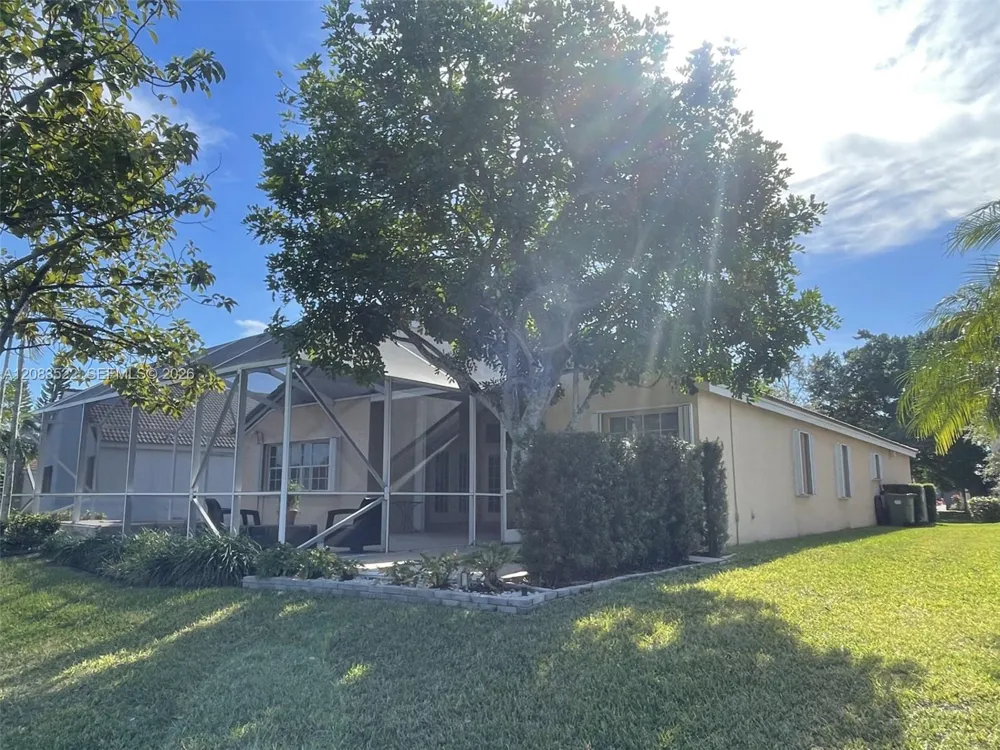 412 Cameron Dr Weston, FL 33326