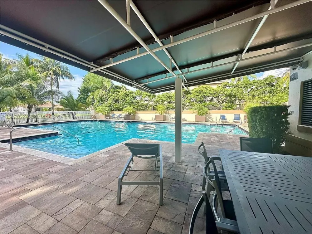 412 Cameron Dr Weston, FL 33326