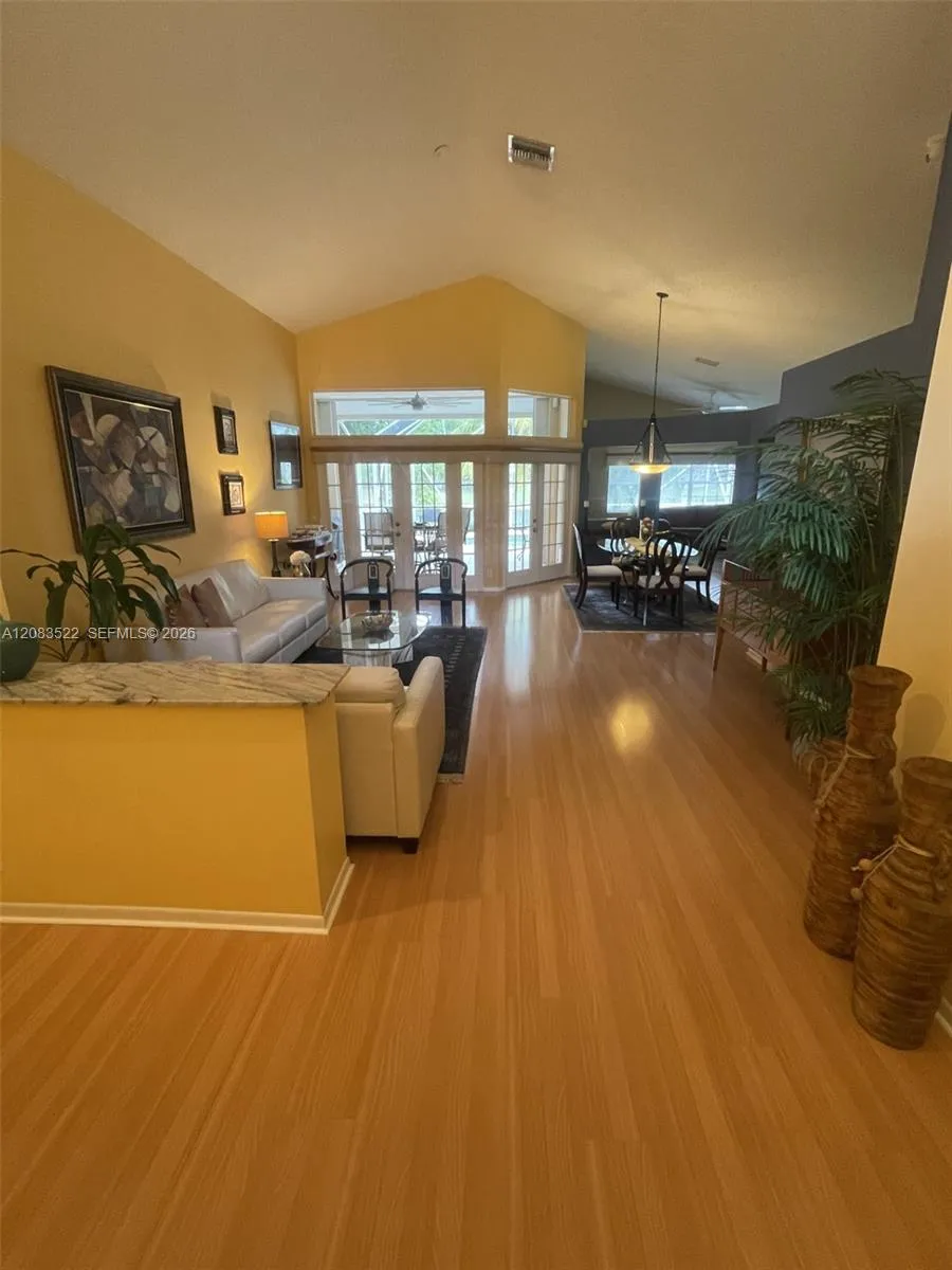 412 Cameron Dr Weston, FL 33326