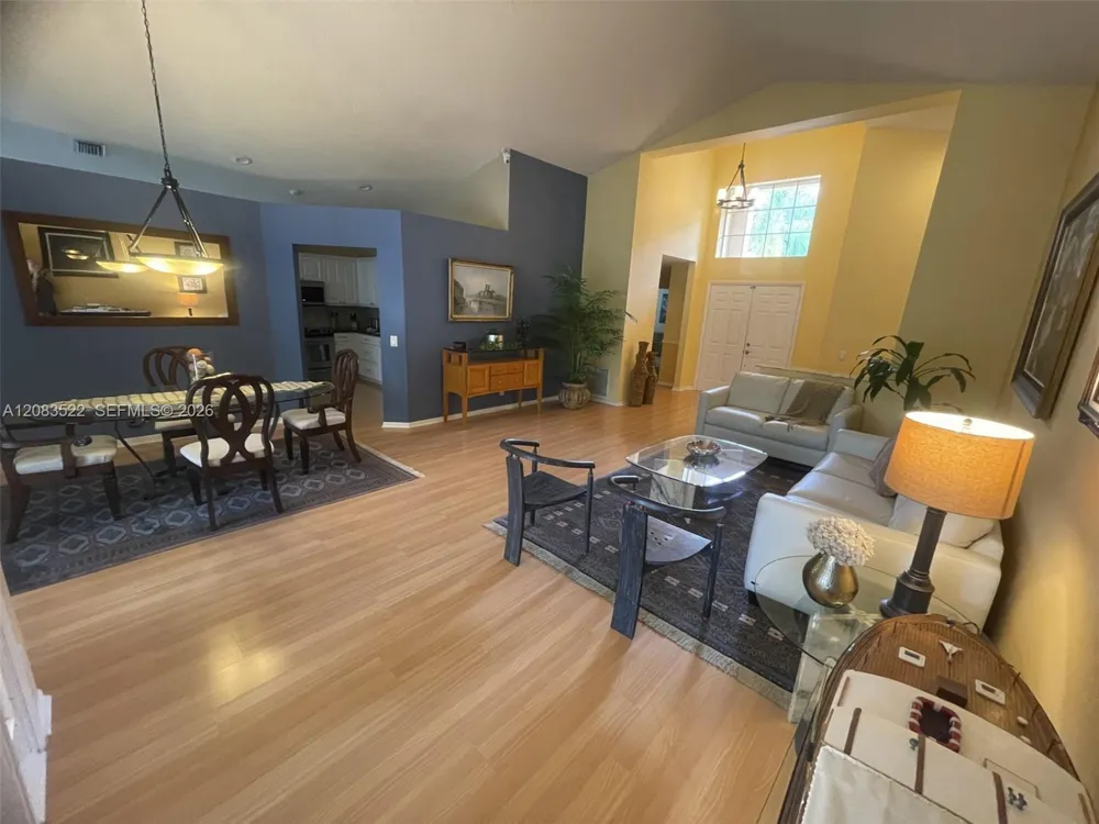 412 Cameron Dr Weston, FL 33326