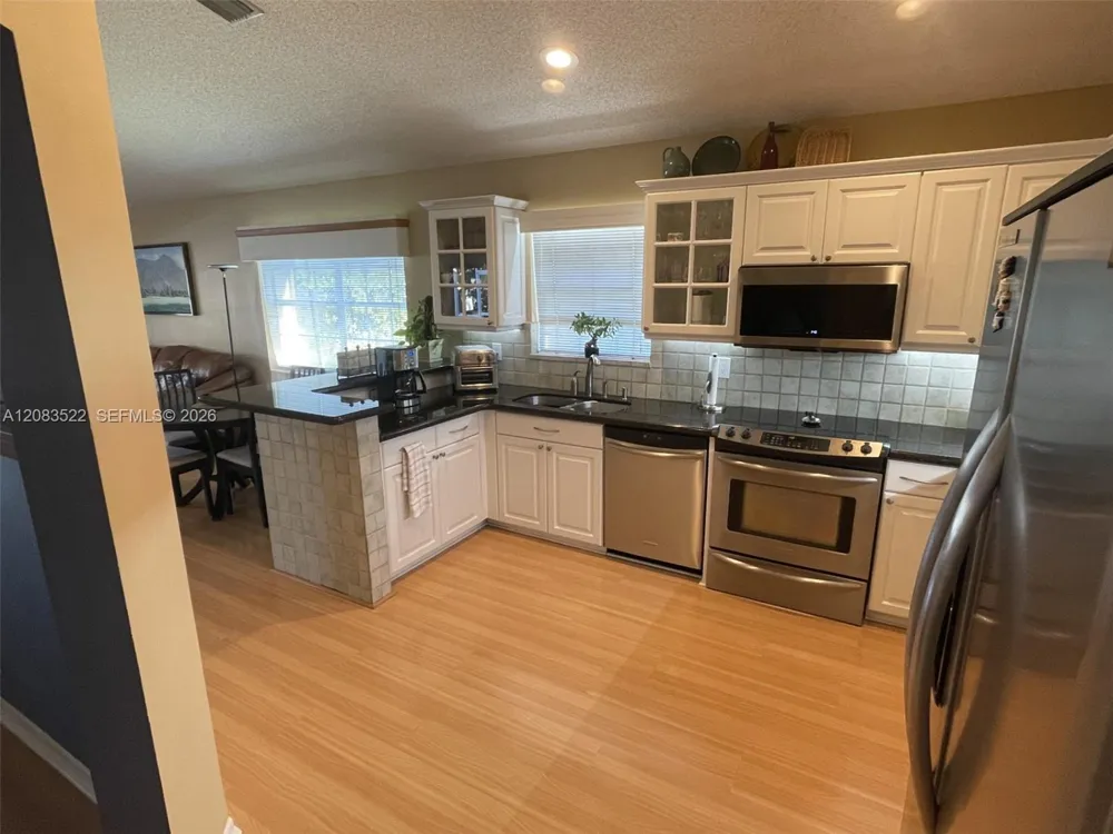 412 Cameron Dr Weston, FL 33326