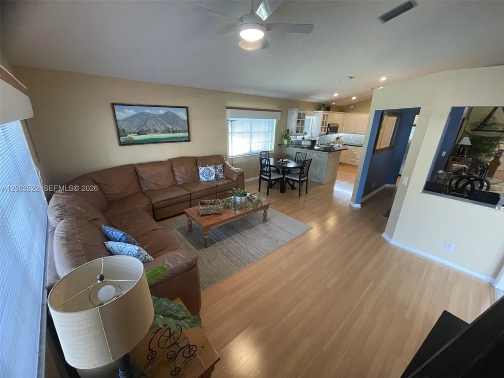 412 Cameron Dr Weston, FL 33326